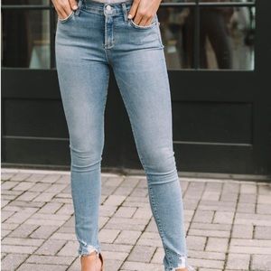 [EUC] Agolde Los Angelas Premium Light Wash Frayed Ankle Jeans size 26